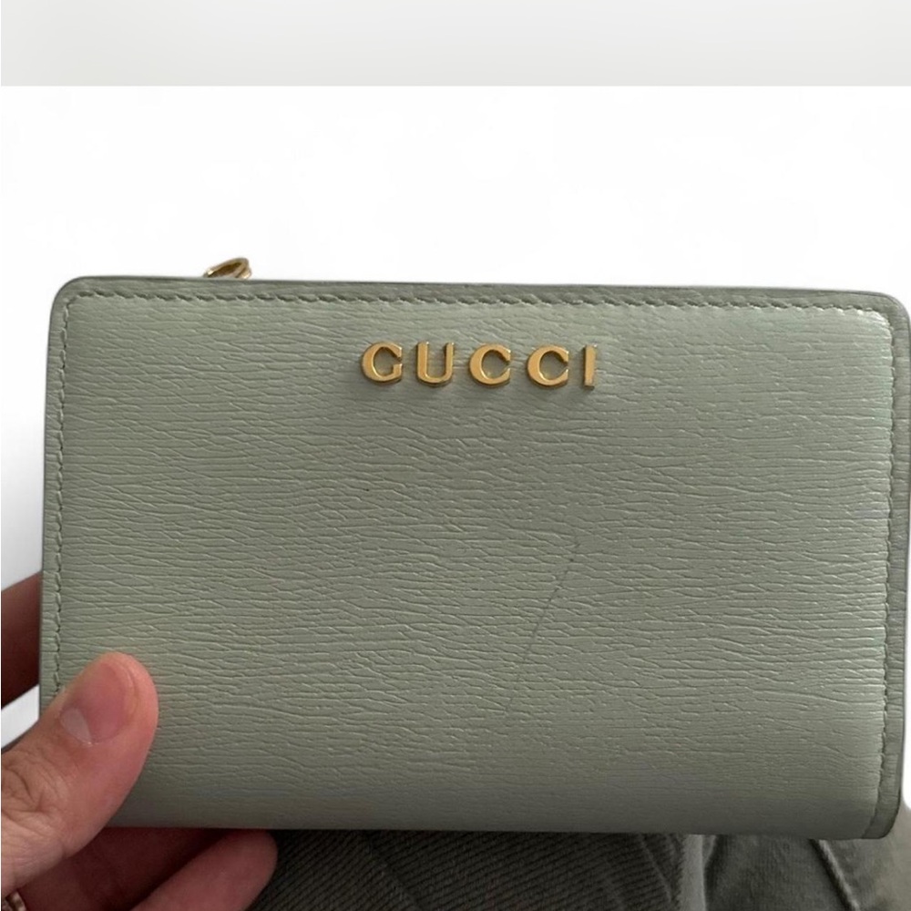 LIKE NEW! NEVER USED Gucci Sage Leather Wallet with Gold Accents